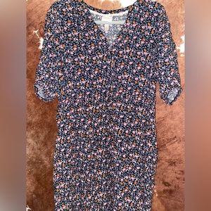 Dress with mid sleeves